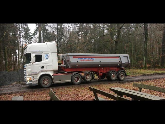 Waldeinsatz: Mit dem Scania V8 Schotter in den Wald fahren [POV view]