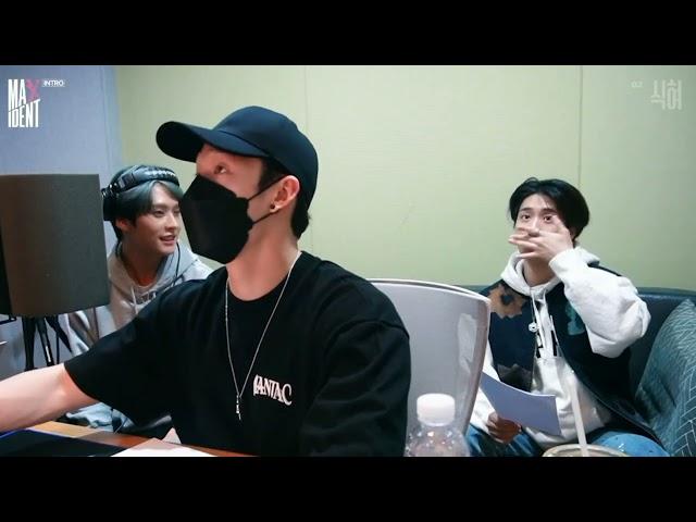 Stray Kids recording 식혀 (CHILL)