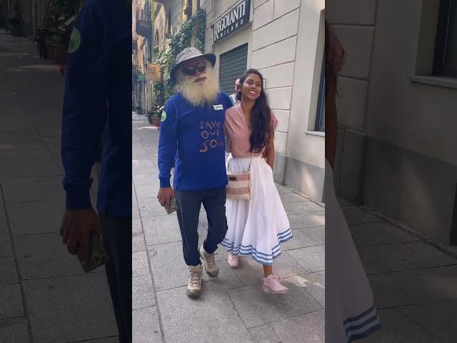 Sadhguru and Radhe go for a stroll in Milano #FatherAndDaughter #CandidWithSadhguru