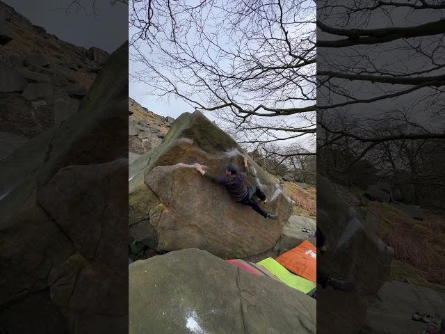 Strange plantation - The Green Traverse f7A/V6 #climbing #bouldering