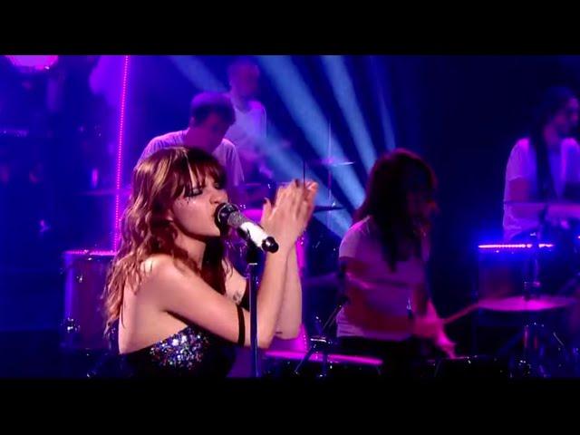 Gabrielle Aplin - Sweet Nothing (Live on Graham Norton)