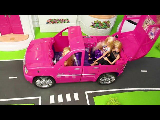 Limousine and other Dolls' Vehicles