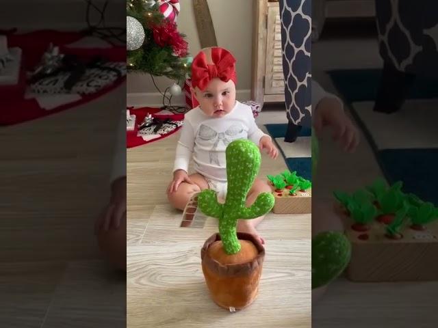 video lucu  bayi dan boneka kaktus  #short #funny
