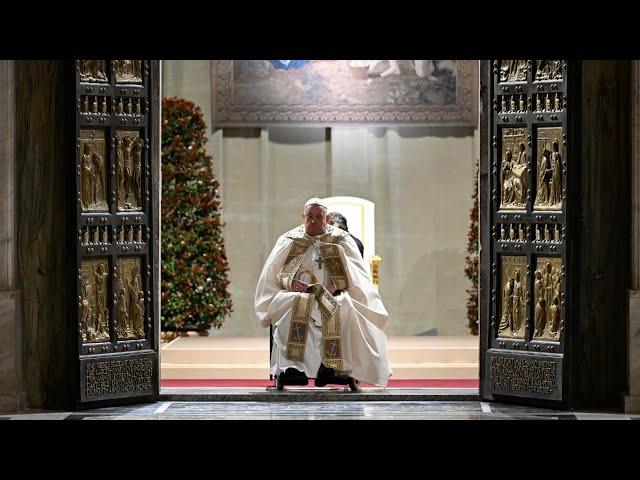 The Jubilee begins in Rome with the opening of the Holy Door and the Midnight Mass.