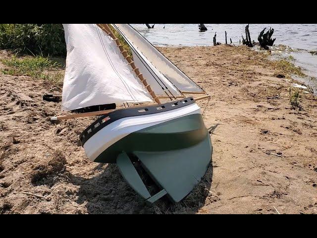 RC Gaff Pilot Cutter Sailboat, Heavy Full Keel in 18 km/h Wind and Wave