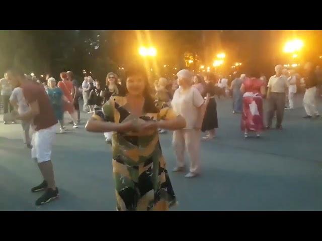 Заблудилась осень средь берез да сосен!!!Танцы в парке Горького!!!Харьков 2021