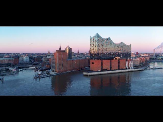 A flight around the Elbphilharmonie