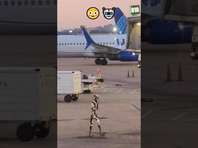 Discovered a robot walking in the airport area #robot #chatgpt4 #chatgptfree #asmr #tech #foryou