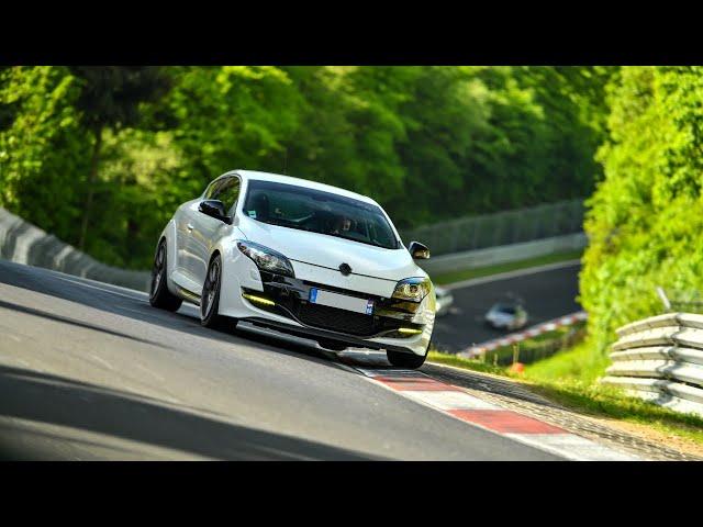 Playing with a Porsche GT4 MR - Megane 3 RS - Nurburgring Nordschleife