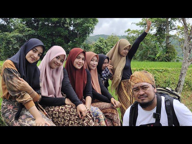 Meet beautiful rural girl of Turkish descent and beautiful Sundanese girls, Indonesian Rural Life