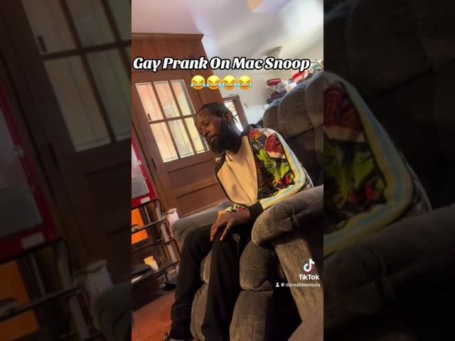 Gay Prank On Mac Snoop 