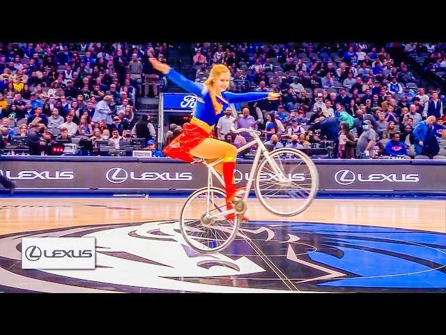 NBA Halftimeshow Dallas Mavericks - Viola Brand - Supergirl on Bike