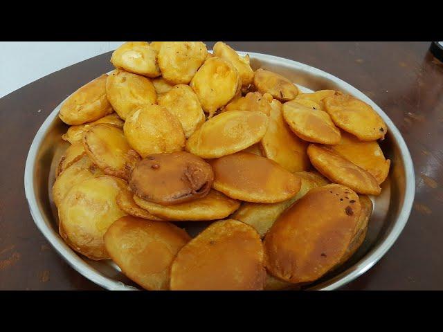 Potato,onion,chilly & egg baji preparation. Nadan thattukada baji. Spicy baji Recipe#1