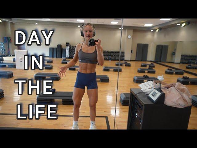 DAY W ME- Deep Cleaning! Back & Ab Workout, Target Haul, Kitchen Organization, Dogsitting & more!