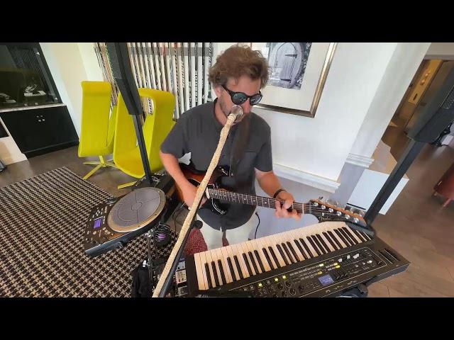 Live Looping with Boss RC-600 makes for a full sounding solo show #rc600 #livelooping