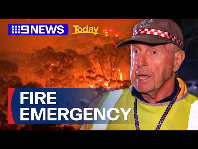 Warning as out-of-control bushfire burns near homes in Melbourne's east | 9 News Australia