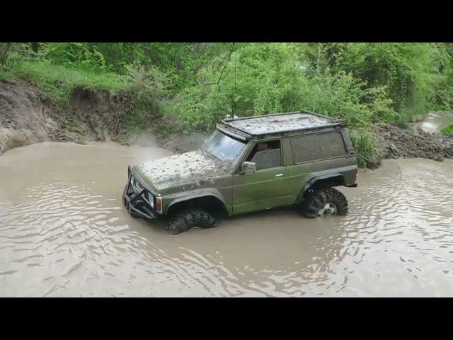 Бешеный Nissan Patrol Y60 с порталами  на бездорожье