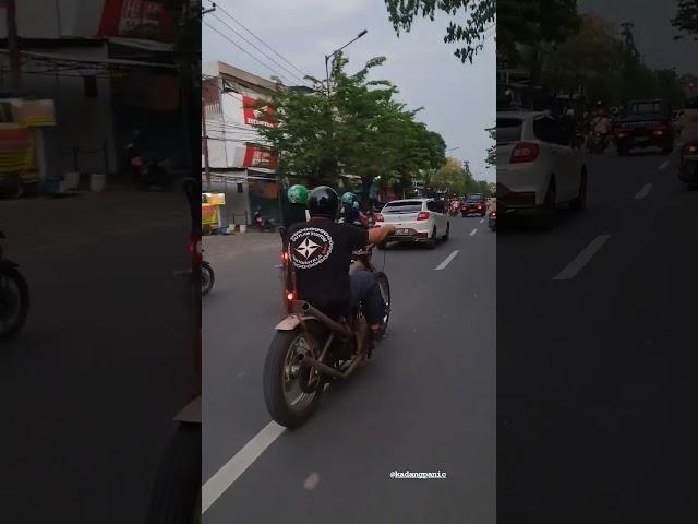 Sore-sore naik Chopper berburu takjil, tapi nyentelin gorenganya di mana⁉️