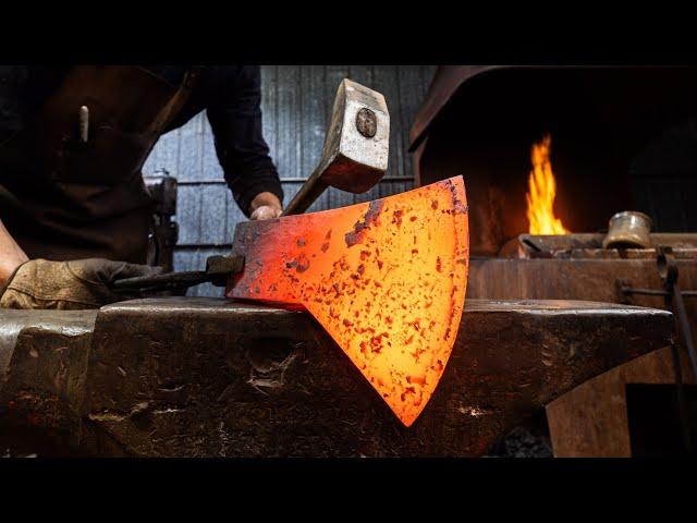 Making a Mexican axe.