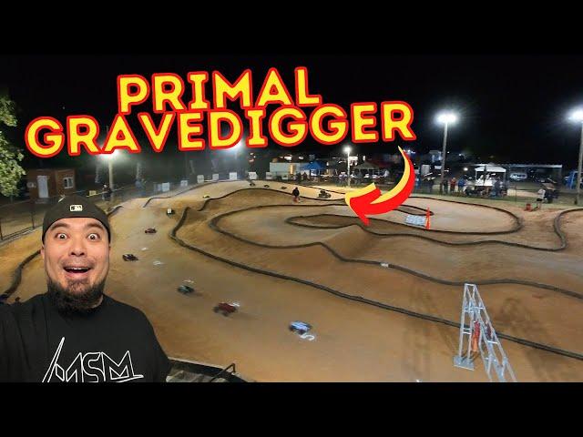 MASSIVE RC MONSTER TRUCK KICKS OFF AMAZING RC CAR RACE | Traxxas Tmaxx and Maxx Racing