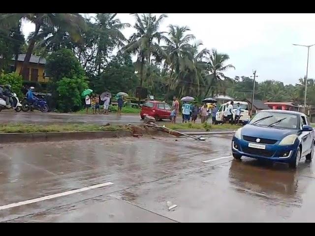 Goa Police Scorpio vehicle driver lost control and hit an electricity pole at Dhargal highway 66.