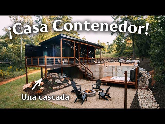 ¡Pequeña Casa Contenedor con una Cascada Incorporada!