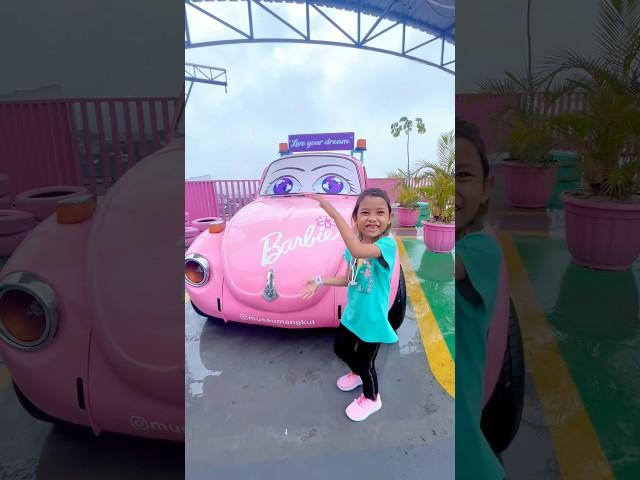 Si bocil lihat pesawat barbie & naik mobil barbie lucu #bocill #pesawat #car #barbie #funny #viral