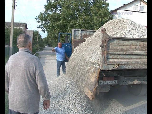 медиа-холдинг "Электрон" подарил машину щебня победителю акции "Дороги.NET"