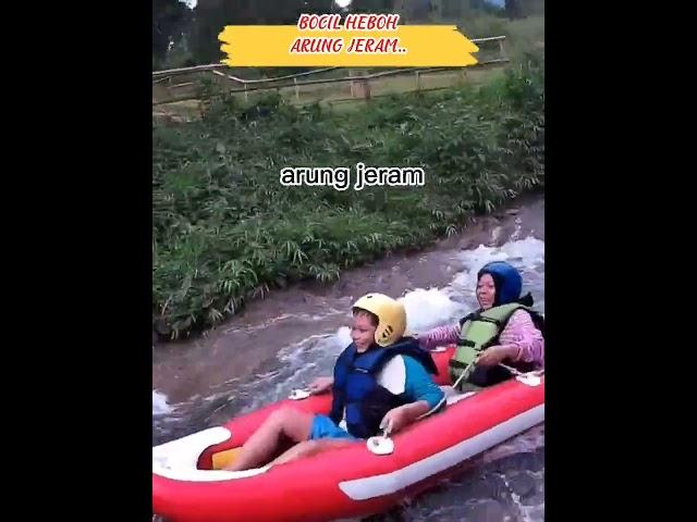 bocil heboh arung jeram di sungai air hangat.. 