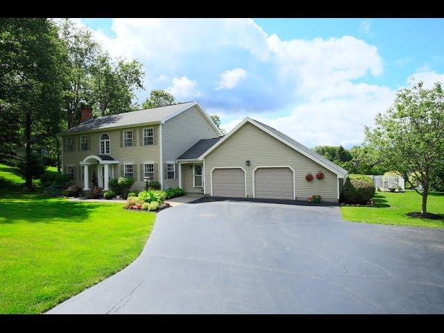 2521 Fawn Ridge, East Greenbush NY 12061