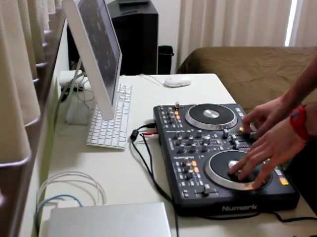 Numark Mixtrack Pro Scratch