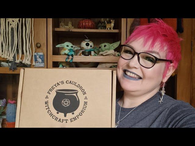 UNBOXING - Freyas Cauldron Moon Witch Monthly Subscription Box for December 2022