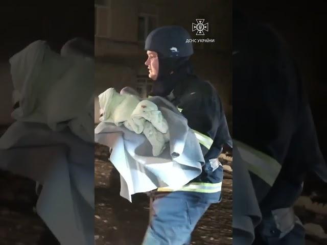 У Селидовому на Донеччині ворог обстріляв медичний заклад та будинок.