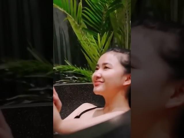 Artis ADINDA AZHANI TEREKAM LAGI MANDI VIRAL