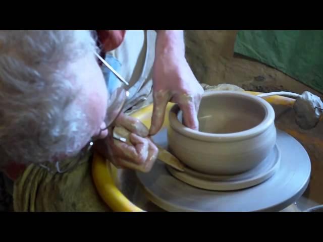 SIMON LEACH HANDMADE POTTERY - Muchelney Potters - Nick Rees