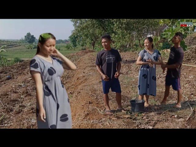 Viral No Sensor Dua Pemuda Pemudi Main Di Sawah Seperti Jadul Ada Gubuk Dibalik Pohon