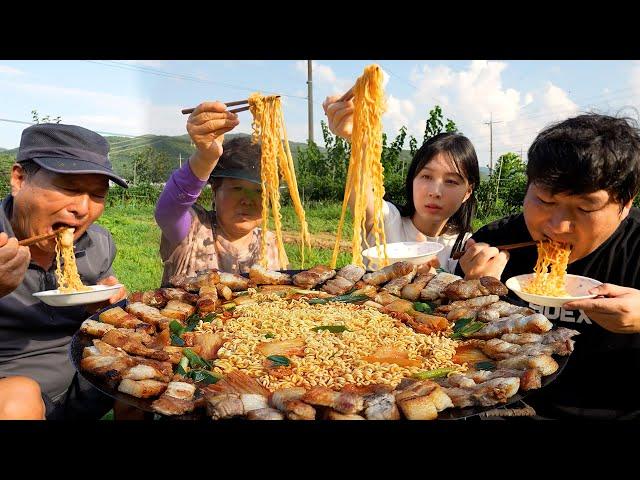 삼겹살에 김치전골, 라면까지 솥뚜껑에 한 판 가득! (Samgyeopsal & Kimchi & Instant noodles) 요리&먹방!! - Mukbang eating show