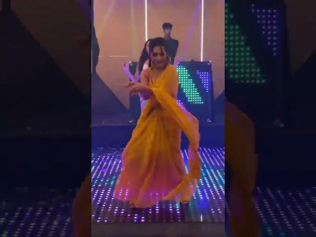 Chikni chameli hot viral dance #trending #viralvideo #reels #ytshorts #youtubeshorts #tiktok #fyp