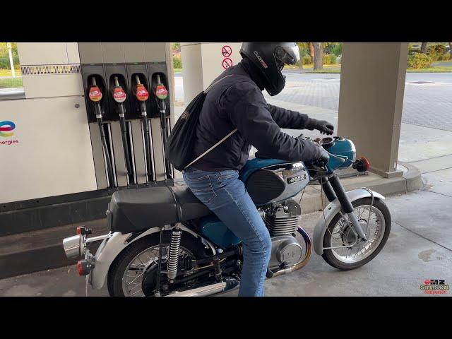 MZ TS 250/0 Klang-Sound an der Tankstelle