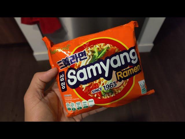 Samyang Original Noodle Ramen Review! - TASTES GREAT!!