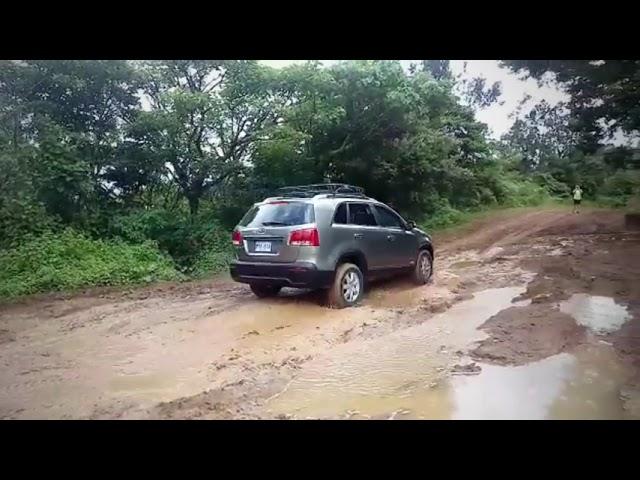 kia sorento 2011 offroading