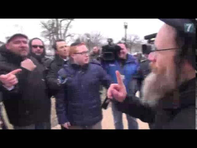 Zionist Activist vs. Neturei Karta Protest