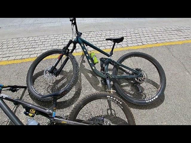 commencal meta sx vs Vitus Mythique review