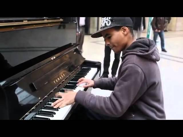 TETRIS THEME Live Piano Cover By SedZik 78 Gare Paris Saint Lazare