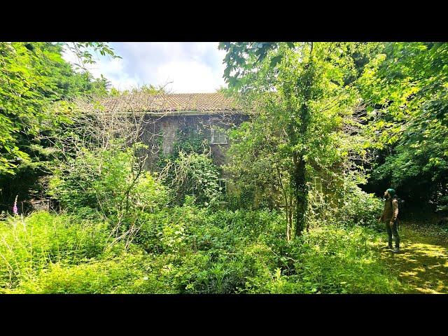 ABANDONED Hoarders House Filled With Rare ANTIQUES Hidden In The UK - Abandoned Places