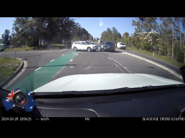 Aussiecams - 1 minute of Bad Driving 85