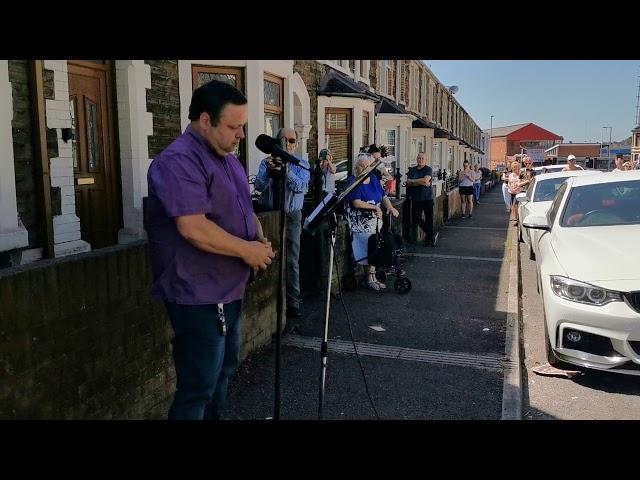 Paul Potts sings for Couple's 70th anniversary