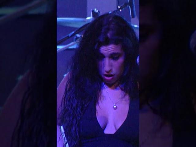 Amy Winehouse - 'You Sent Me Flying Outro' | Live at Import Rotterdam Festival 2004