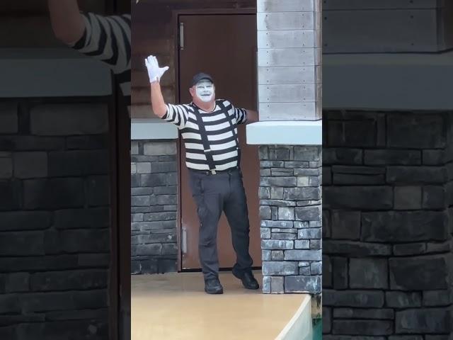 Famous Seaworld mime