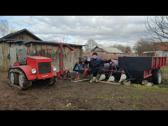 Гусеничный минитрактор спустя три сезона эксплуатации.